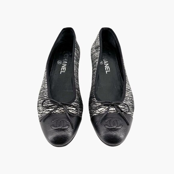 Chanel CC Cap Toe Ballet Flats Size 38 US 7-7.5 Black Silver Metallic Logo Bow - Picture 3 of 15
